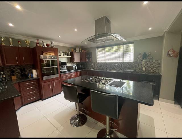 4 BEDROOM HOUSE FOR SALE IN WEBBER